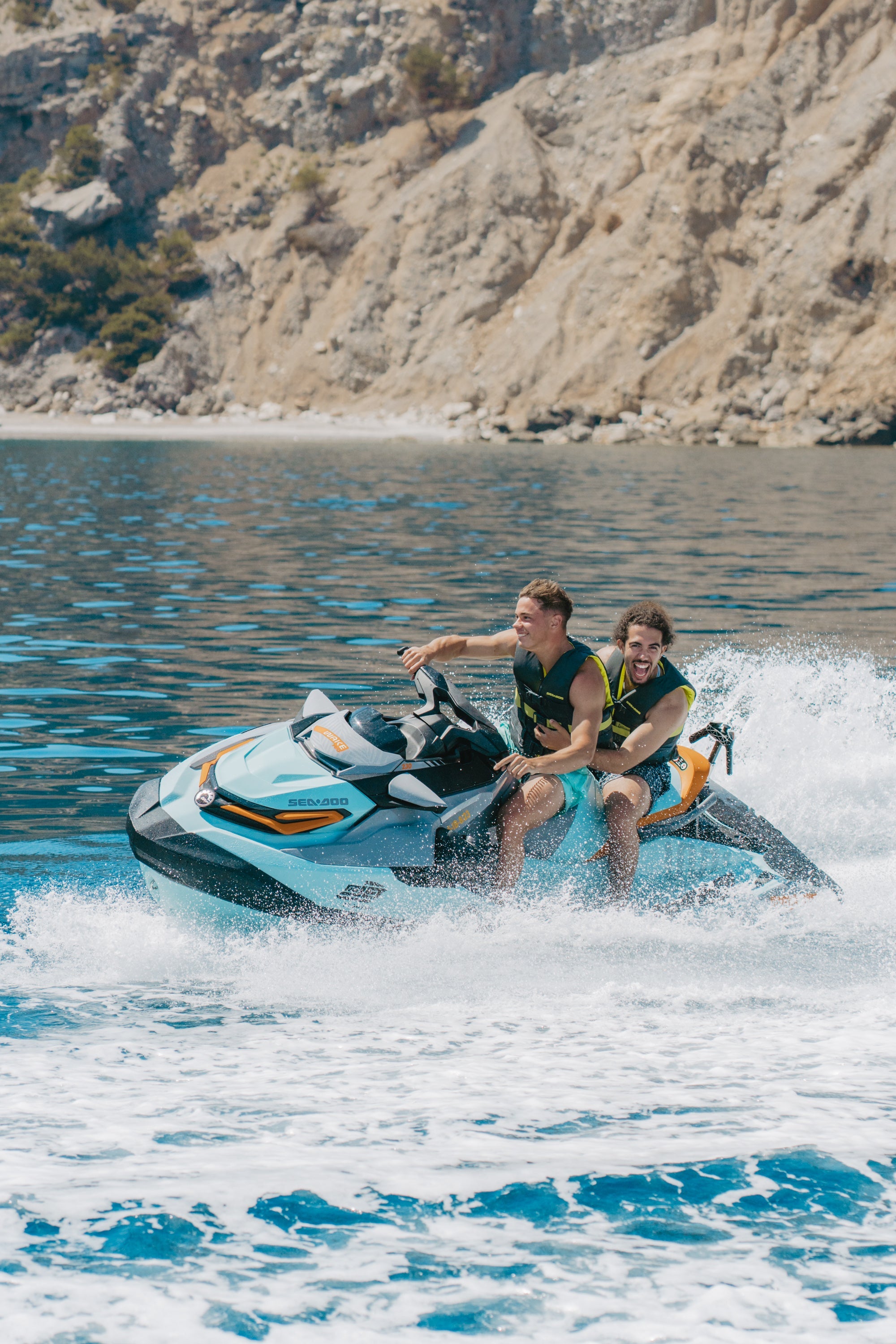 Party Starts Here: A High-Energy Landing Page for Magaluf Discount